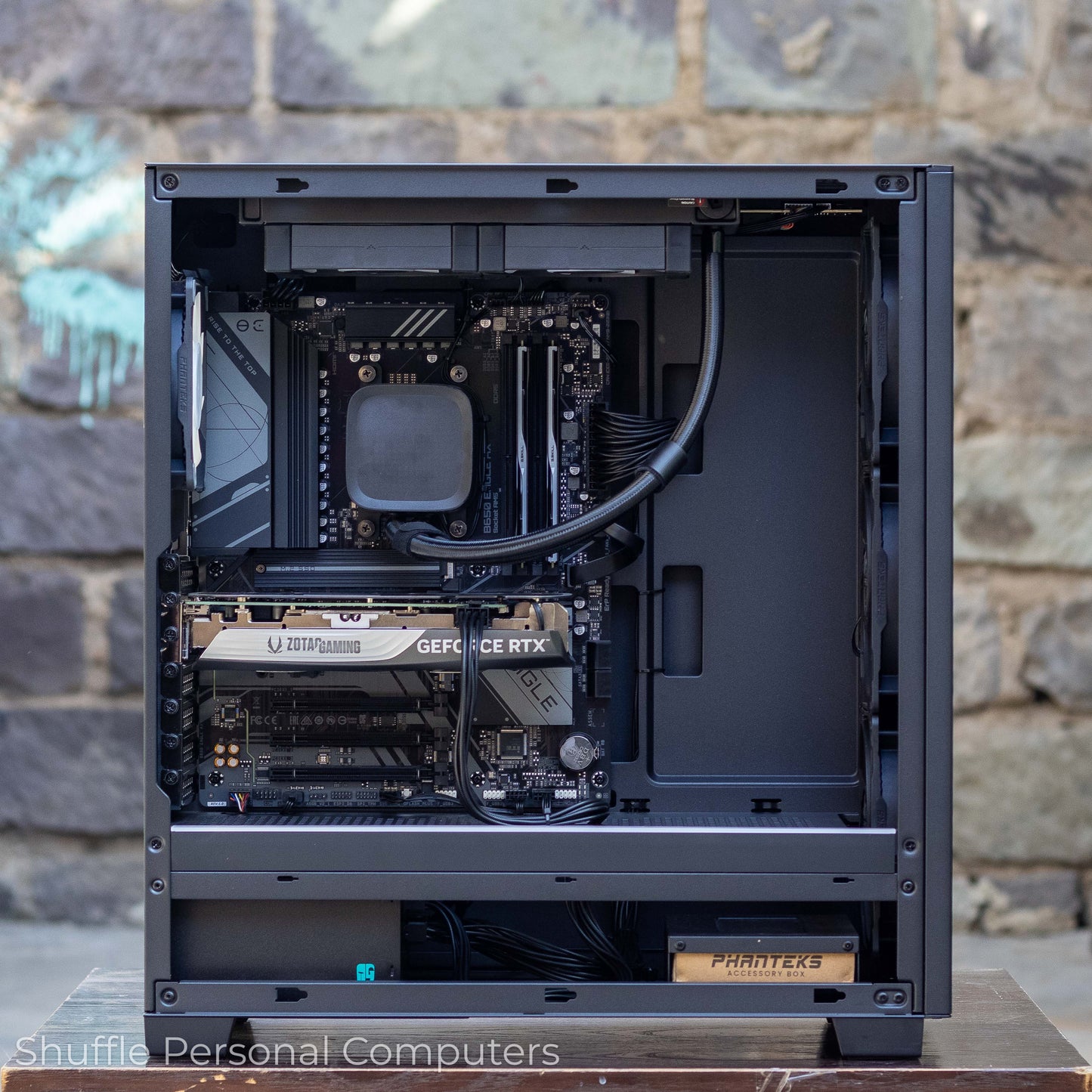 FALCON PLUS - AMD Ryzen 7 9700X 64GB DDR5 - Midrange Workstation PC