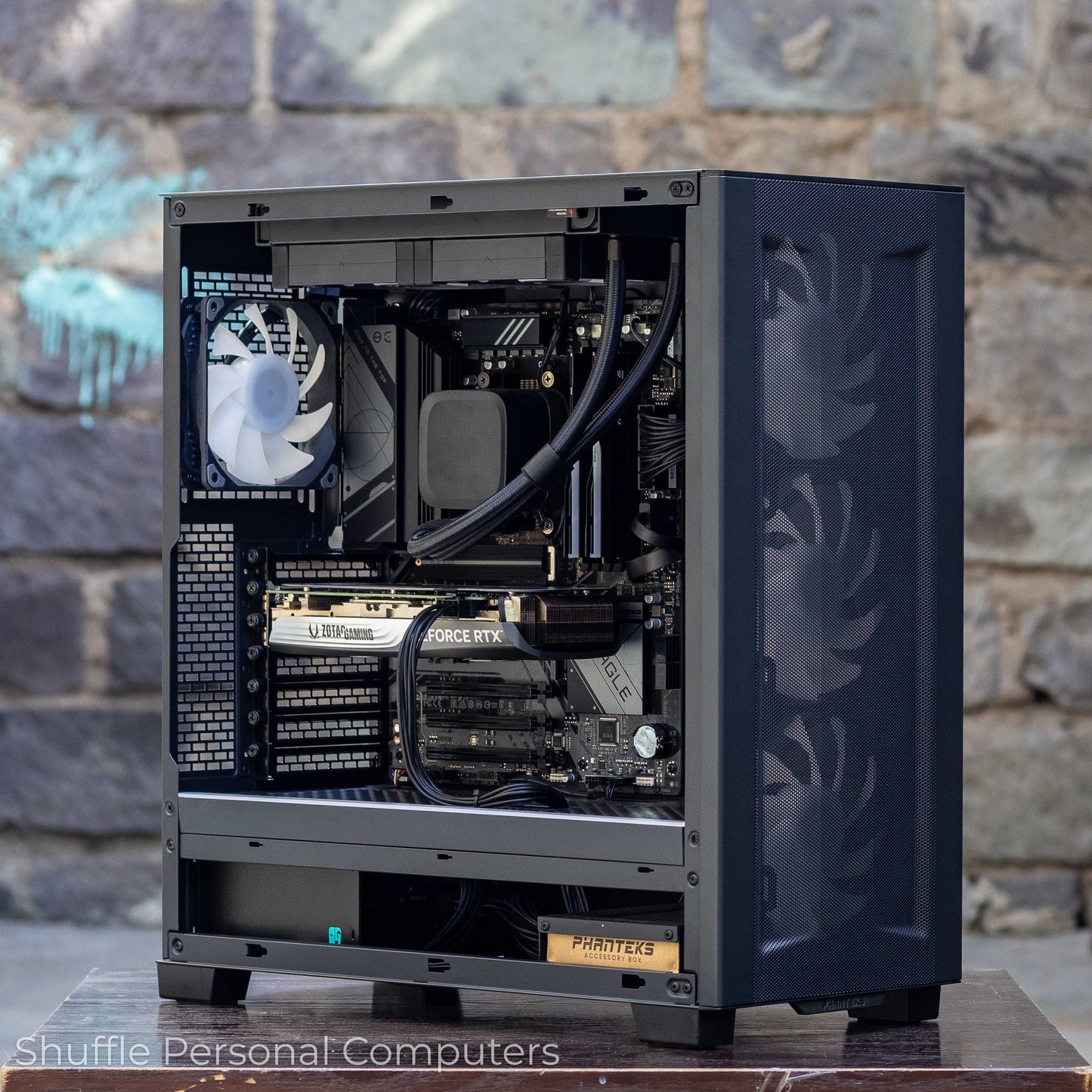 FALCON PLUS - AMD Ryzen 7 9700X 64GB DDR5 - Midrange Workstation PC